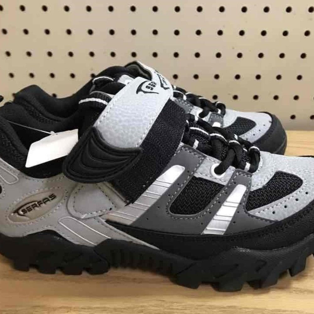 NIB Women's Serfas Trax MTB shoes, 5.5